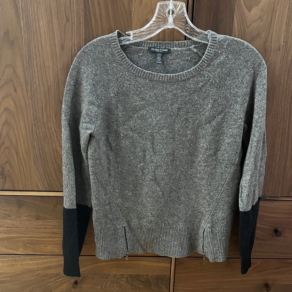 Eileen Fisher Women's Taupe and Black Sweater